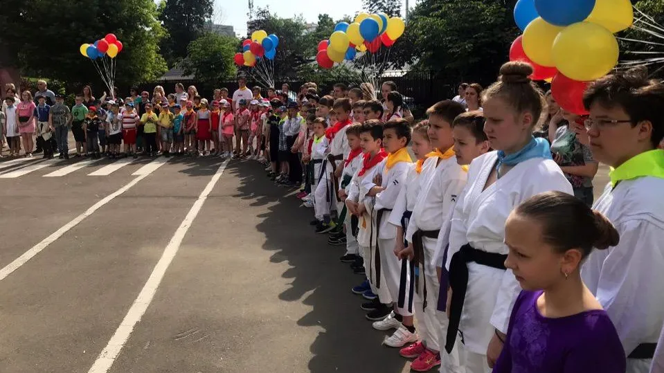 Торжественное открытие школьного лагеря прошло в поселке Октябрьский Люберец