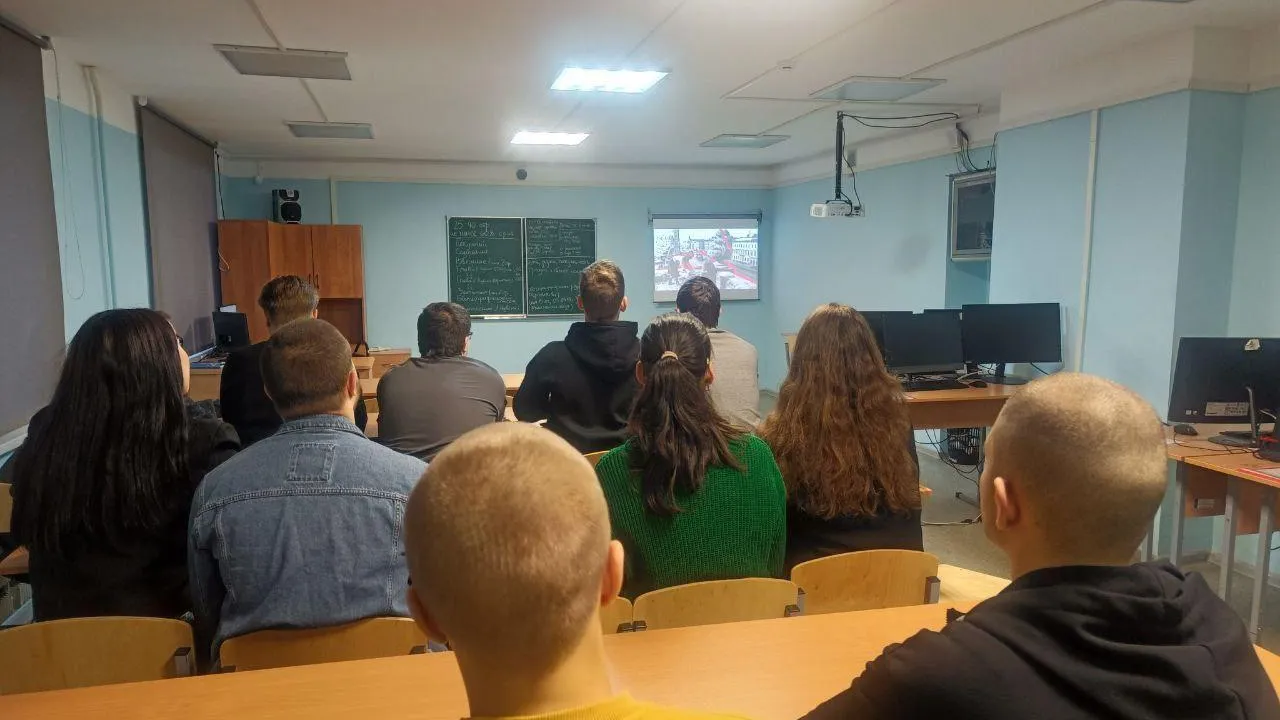 Со студентами «Энергии» поговорили об освобождении Ленинграда в ходе «Разговоров о важном»