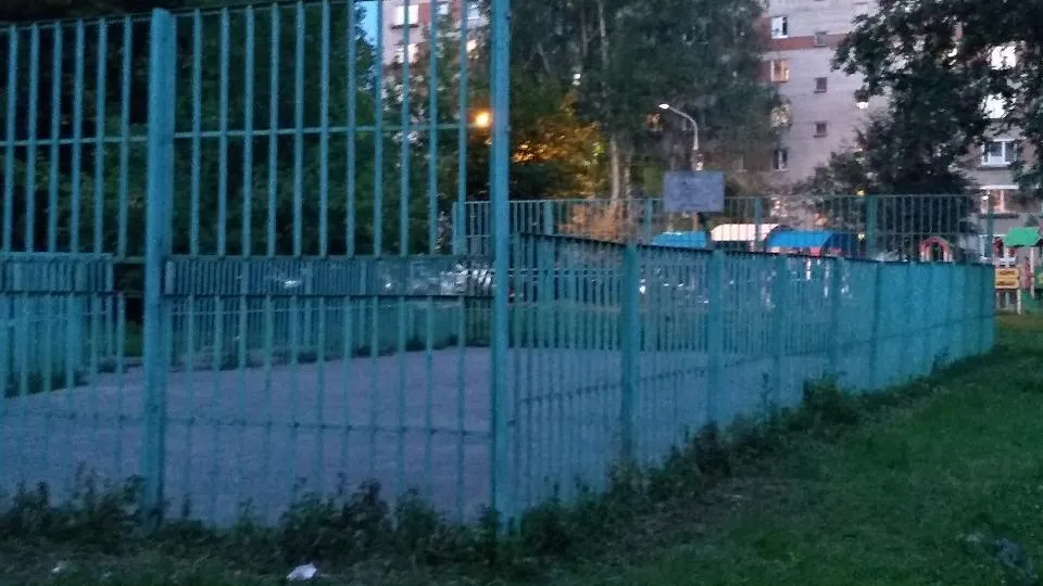 Спортплощадку на Ленинградской улице Подольска планируют отремонтировать до 10 октября