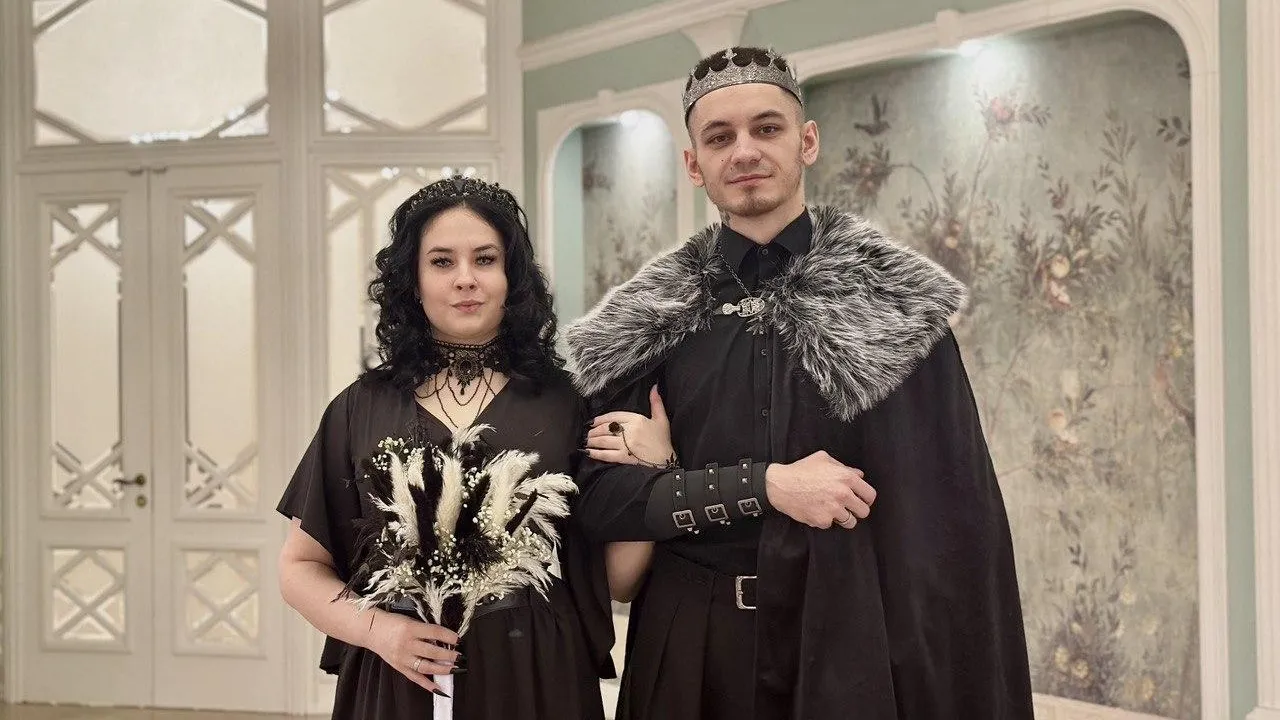 В Реутове пара зарегистрировала отношения в средневековом стиле