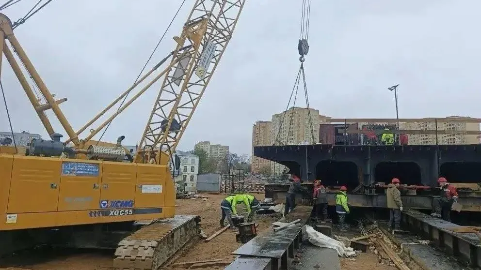 В Мытищах начали надвижку моста через Клязьму