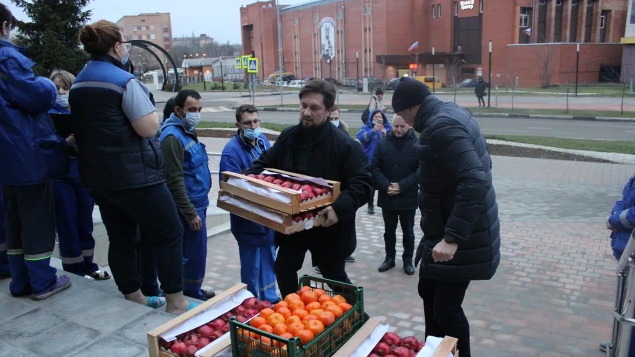 200 кг фруктов передали сотрудникам скорой помощи Подольска
