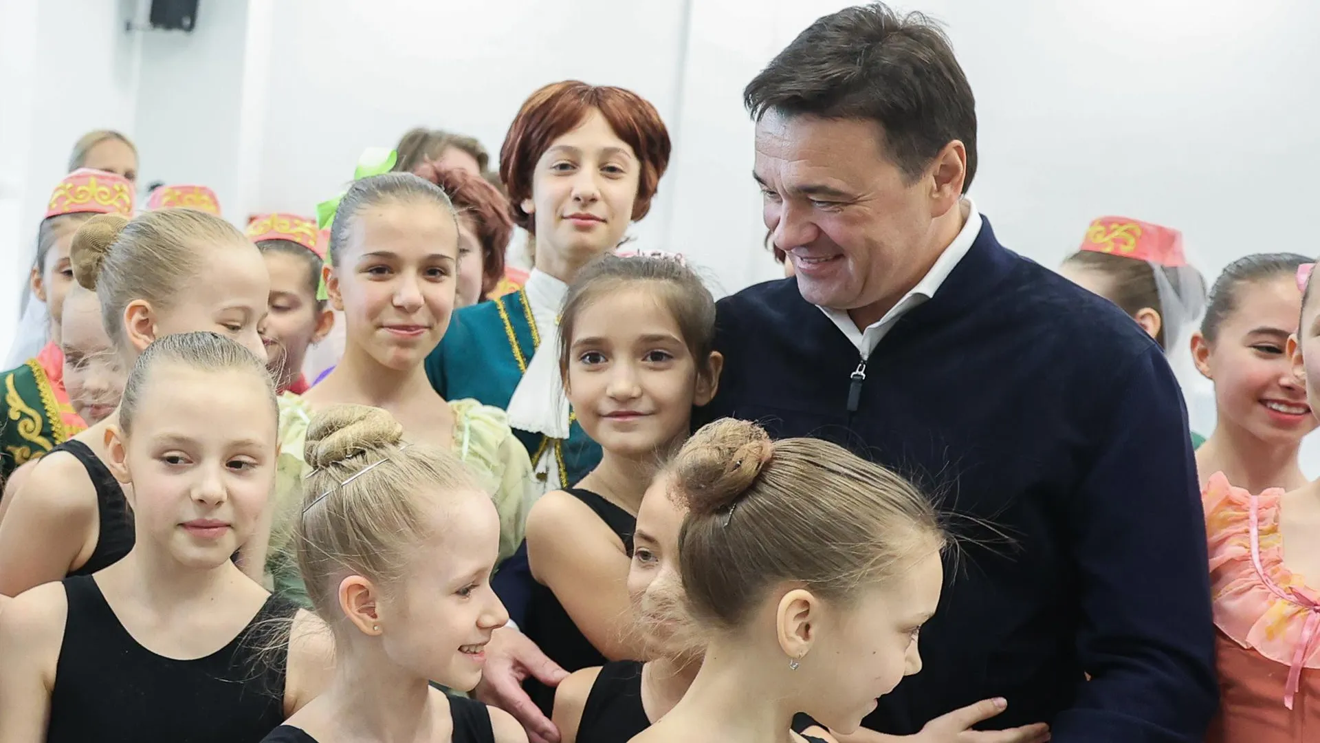 Воробьев проверил работу хореографической школы в Красногорске