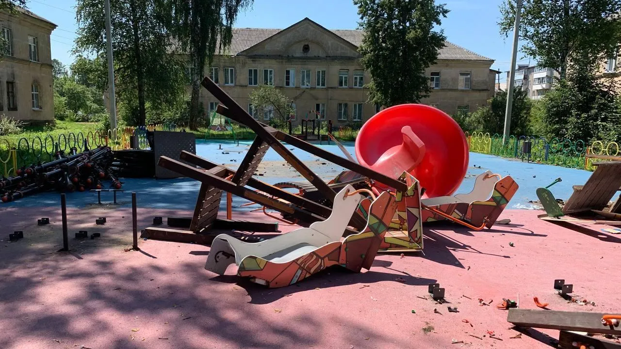 В Можайском округе стартовала модернизация детских игровых площадок по 8 адресам