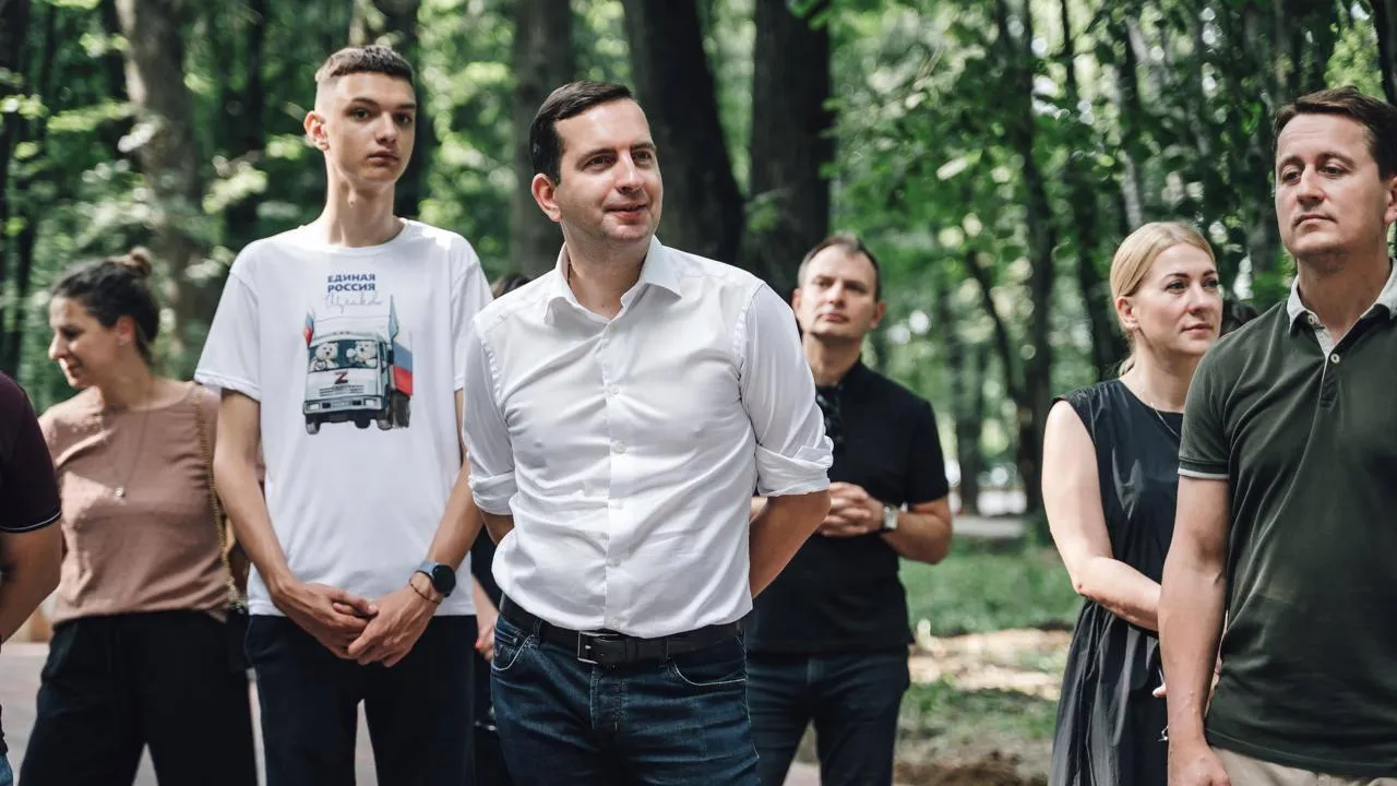 Глава Щелкова Булгаков проверил ход благоустройства Центрального парка