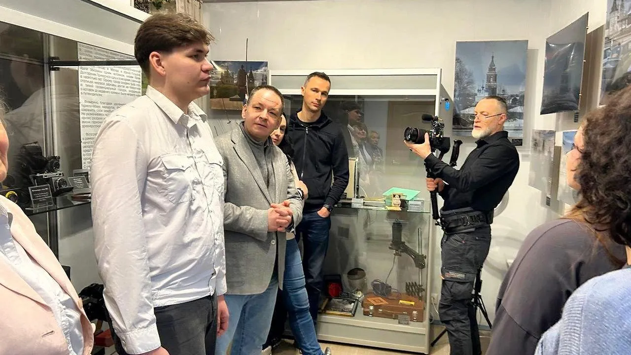 В Королеве торжественно открыли персональную фотовыставку Егора Карпухина