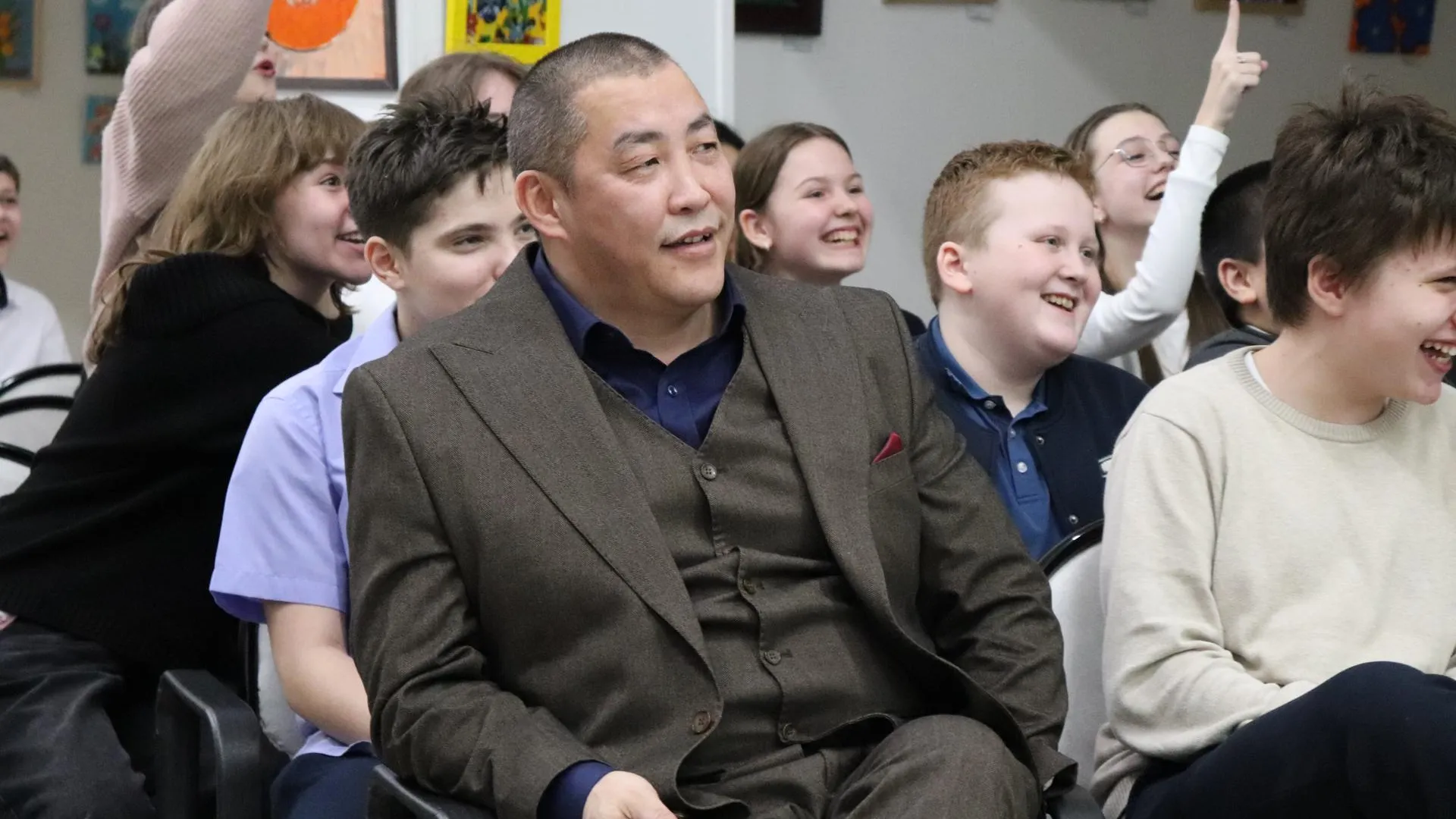 В Реутове прошла творческая встреча с актером театра и кино Амаду Мамадаковым