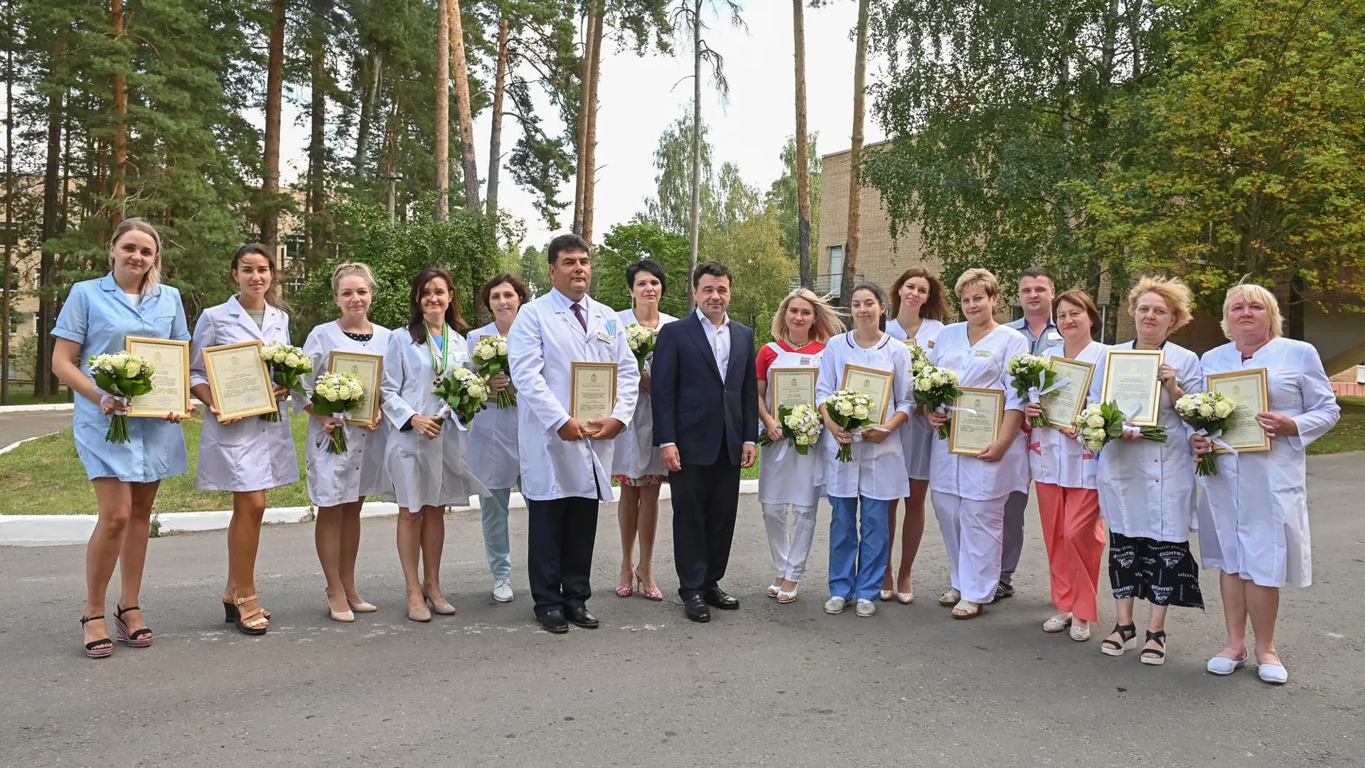 Воробьев наградил медиков Егорьевской больницы за работу во время пандемии