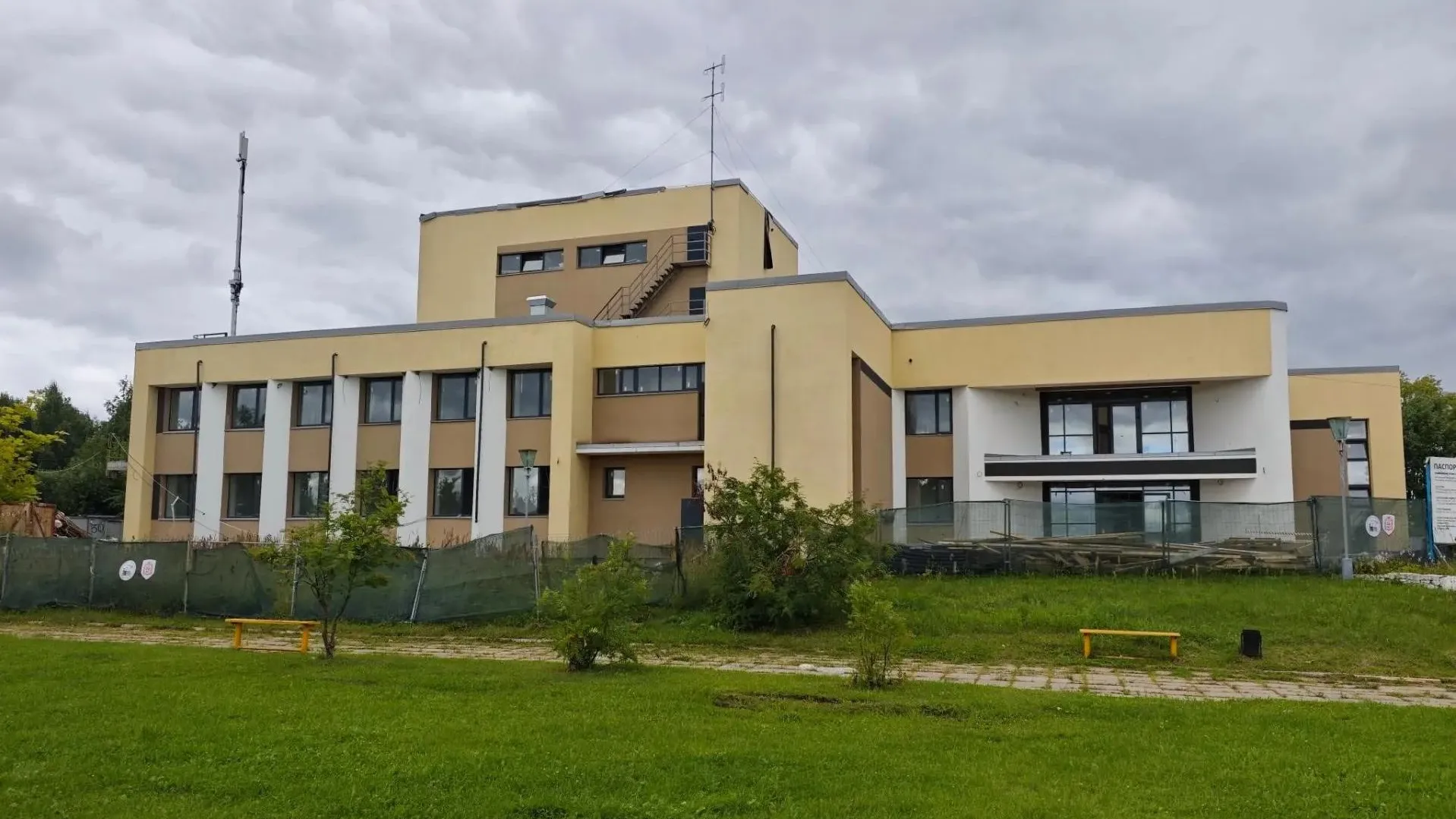 В Шатуре завершили более 80% капремонта ДК в Дмитровском Погосте