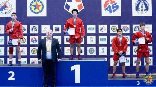 Подмосковные самбисты завоевали три золотые медали на первенстве Европы