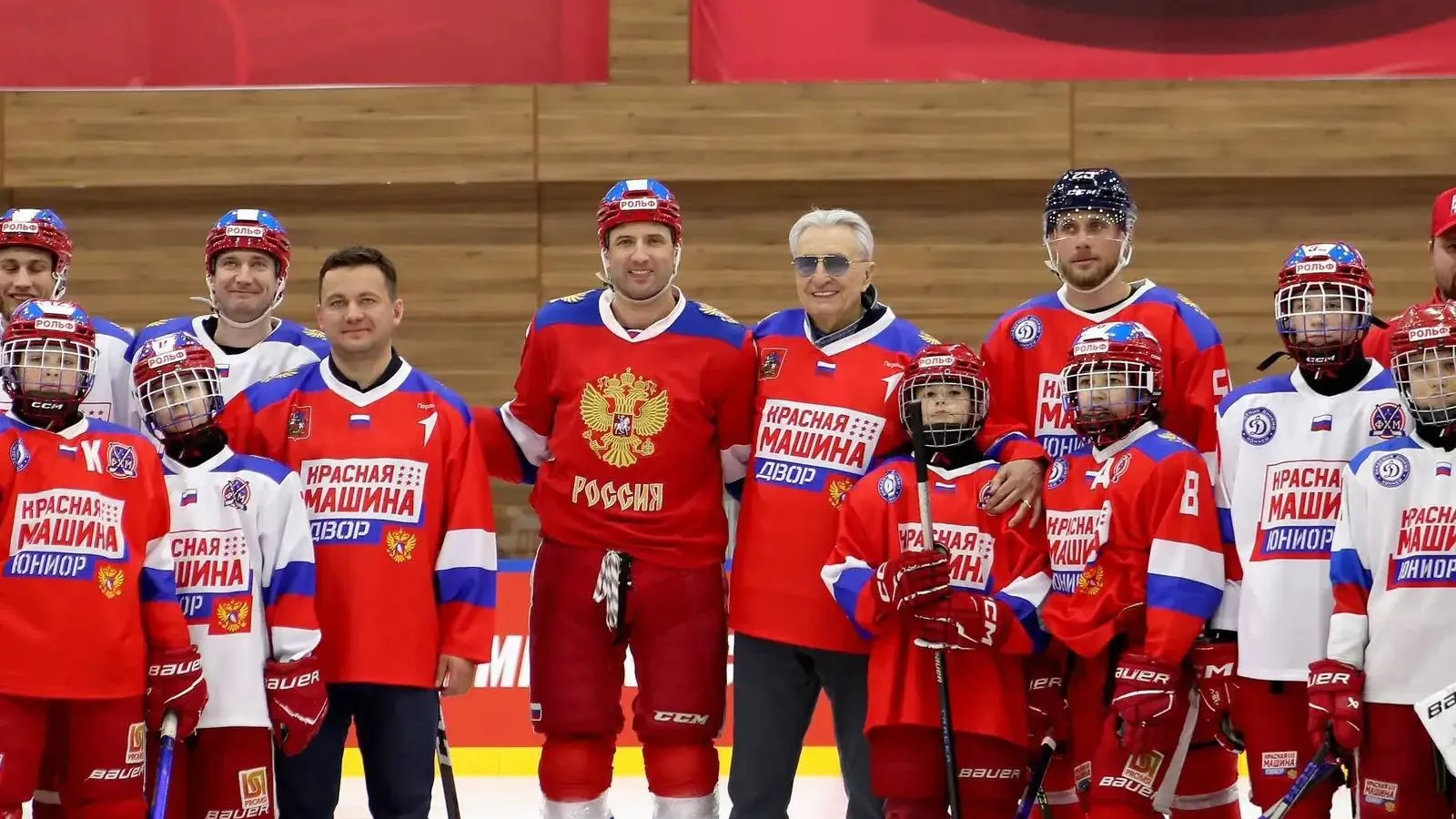 В Красногорске наградили хоккеистов академии «Красная Машина Юниор»