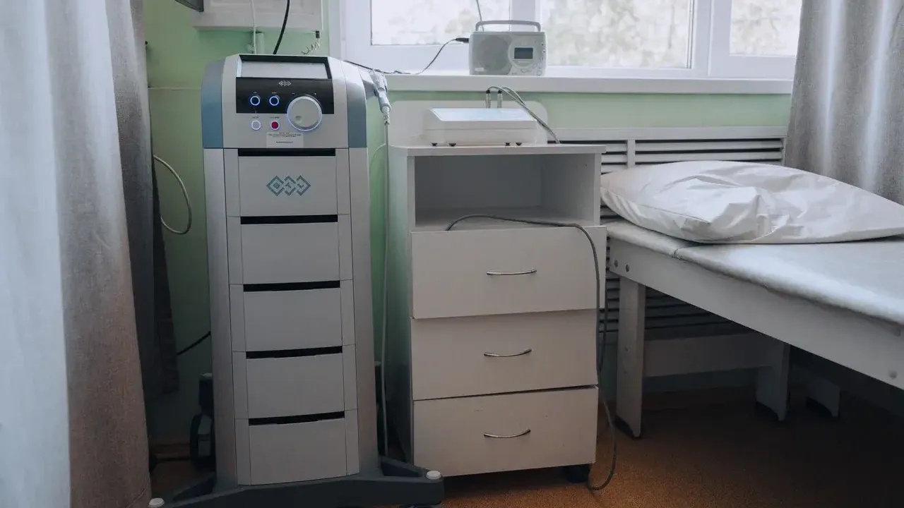 В поликлинике Лосино-Петровского установили лазерное оборудование для реабилитации