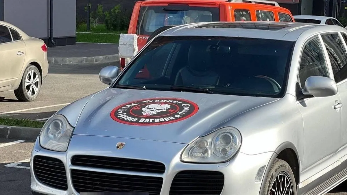 Военный на Porsche пытался уйти от полиции и устроил ДТП в Петербурге
