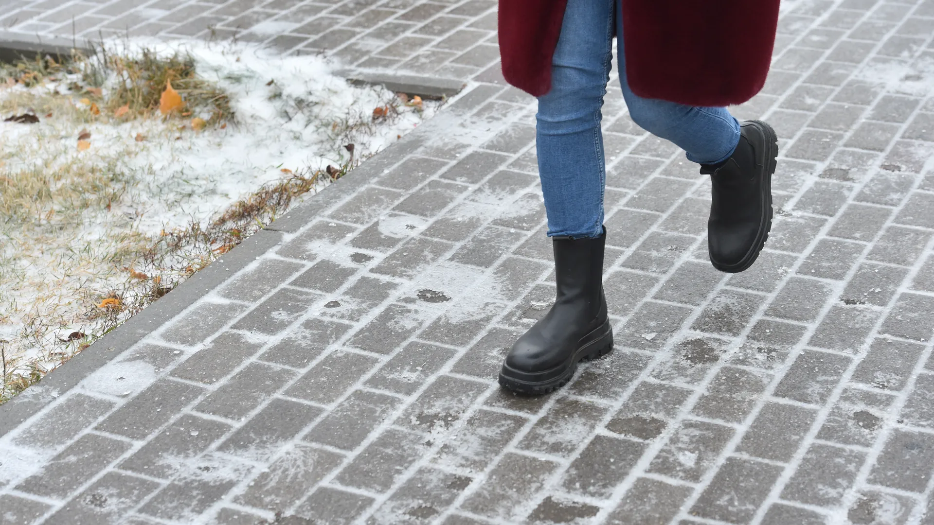 Секрет устойчивости: как правильно выбрать обувь зимой