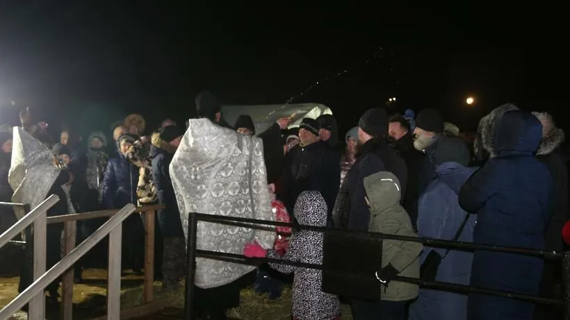 Более 1,2 тыс верующих пришли на купели Волоколамского округа на Крещение