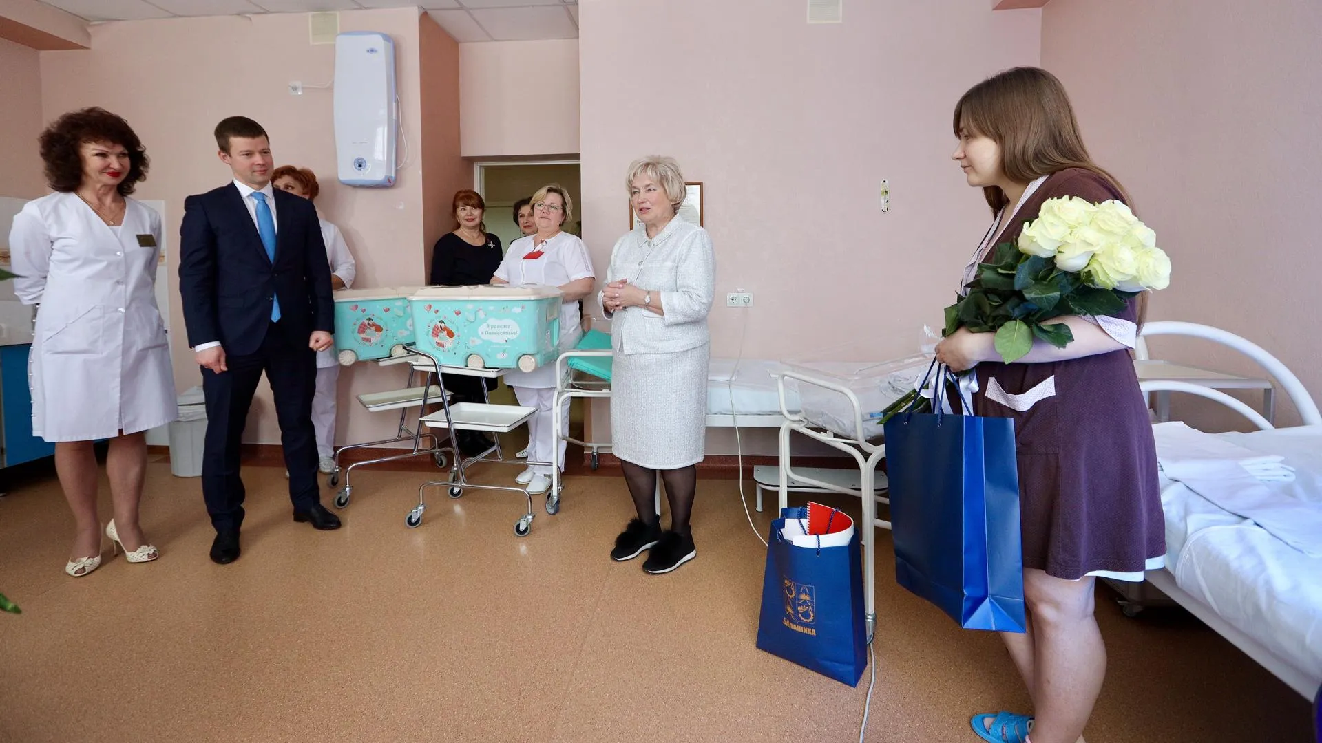 Секретарь областного отделения «Единой России» вручила подарки роженицам в Балашихе