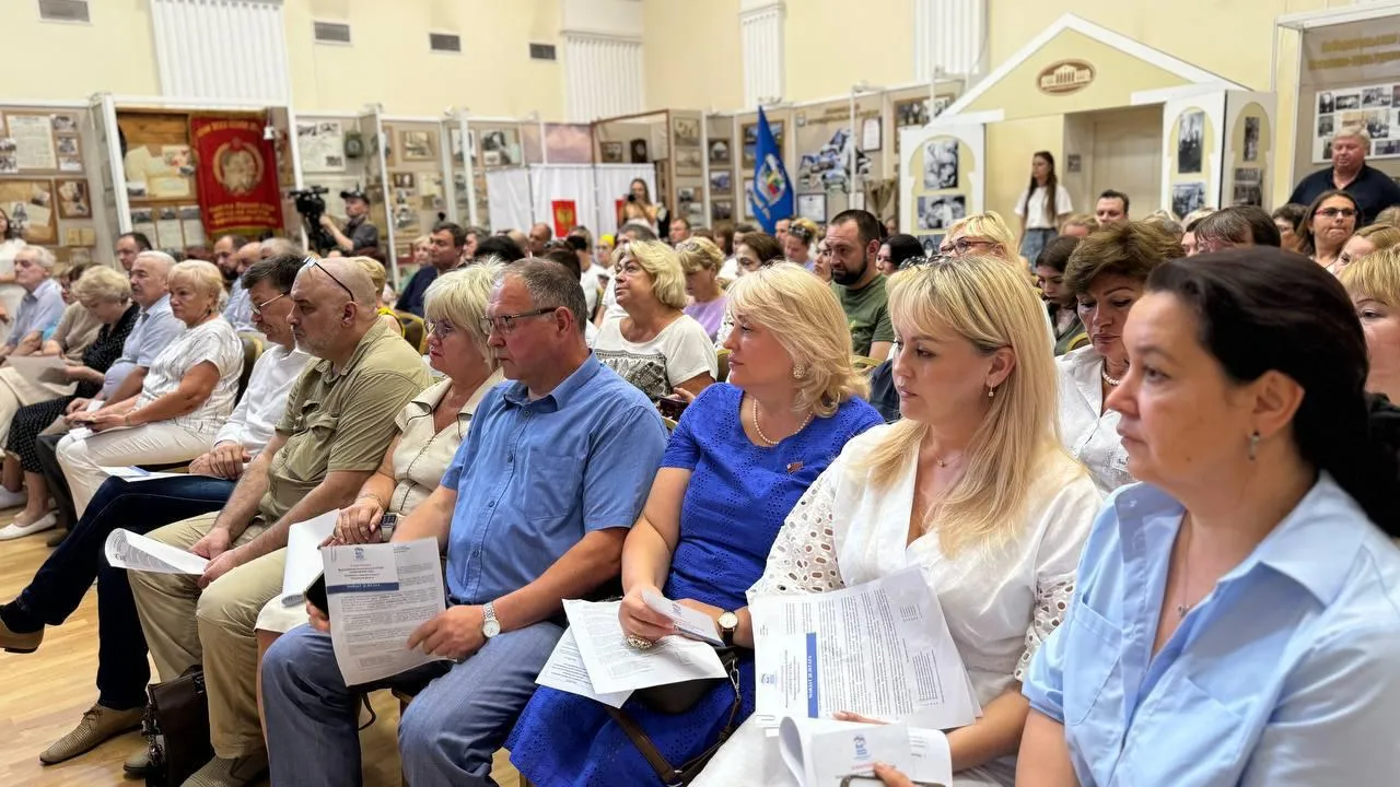 В Ленинским округе прошла конференция местного отделения «Единой России»