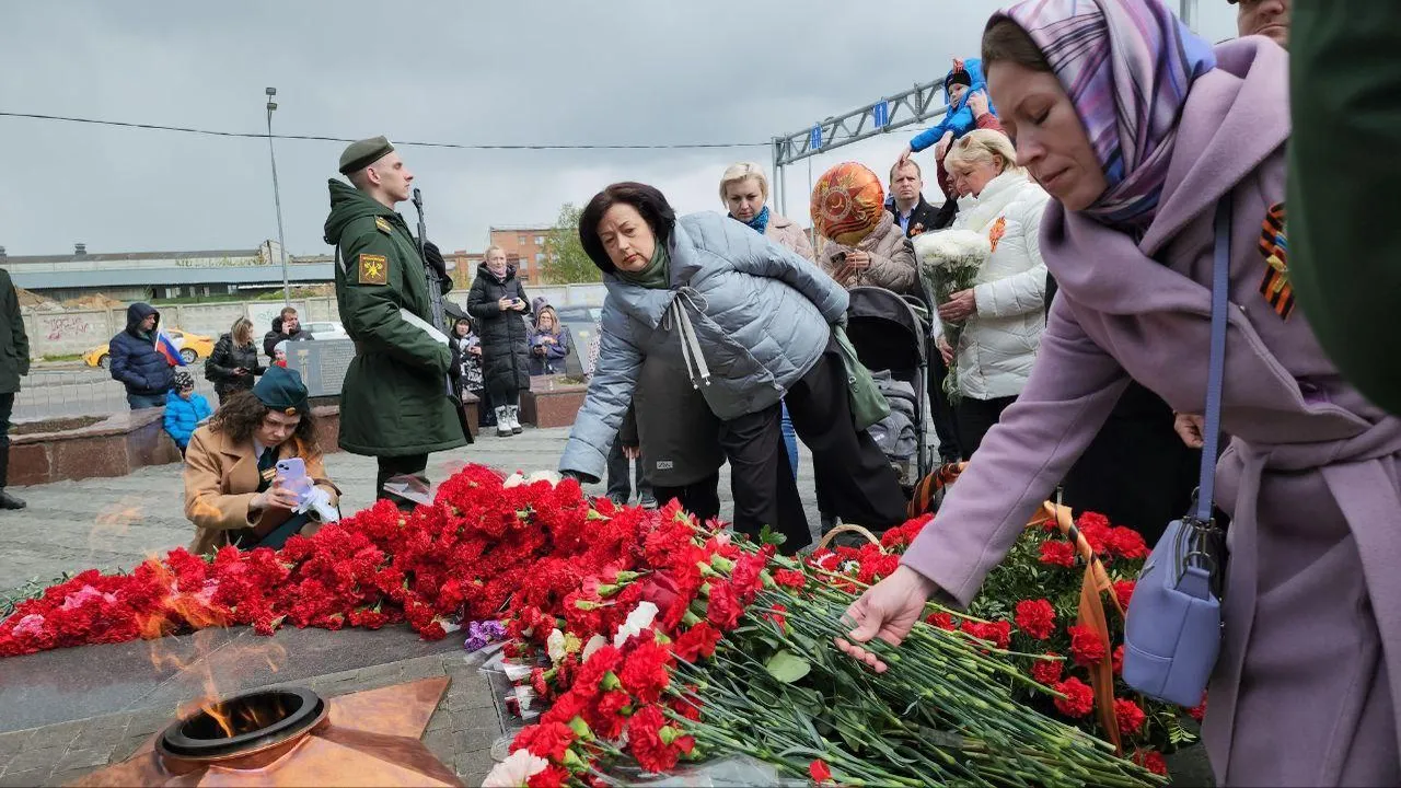 В Люберцах состоялось возложение цветов и венков к Мемориалу «Вечный огонь»