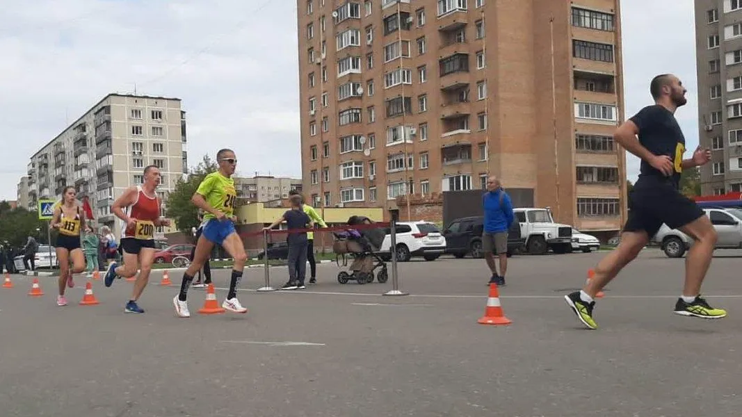 Более 200 спортсменов поучаствовали в пробеге памяти Золотухи в Электростали