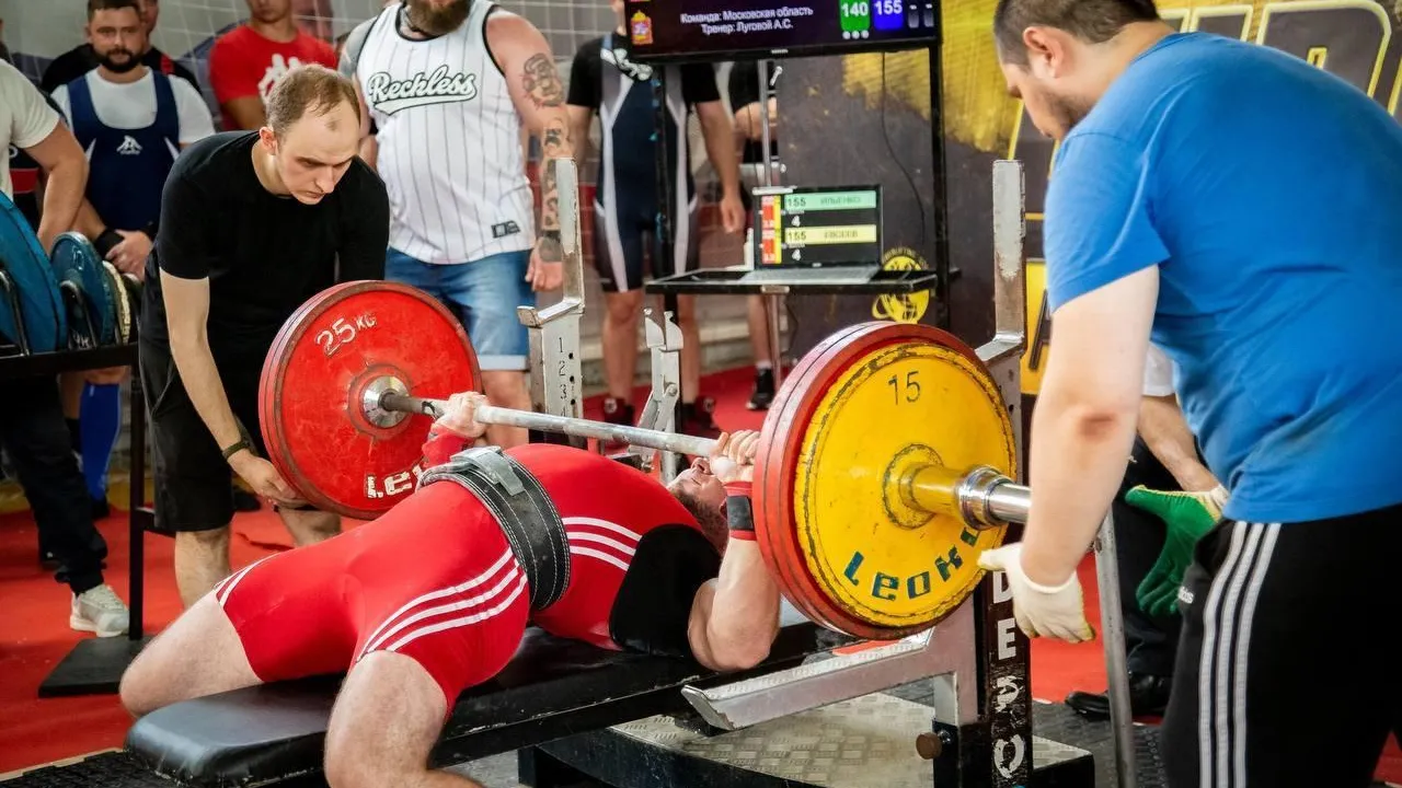 Щелковский спортсмен стал чемпионом на чемпионате Европы по силовому двоеборью