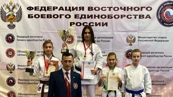 Каратисты Люберец завоевали восемь медалей на соревнованиях ЦФО