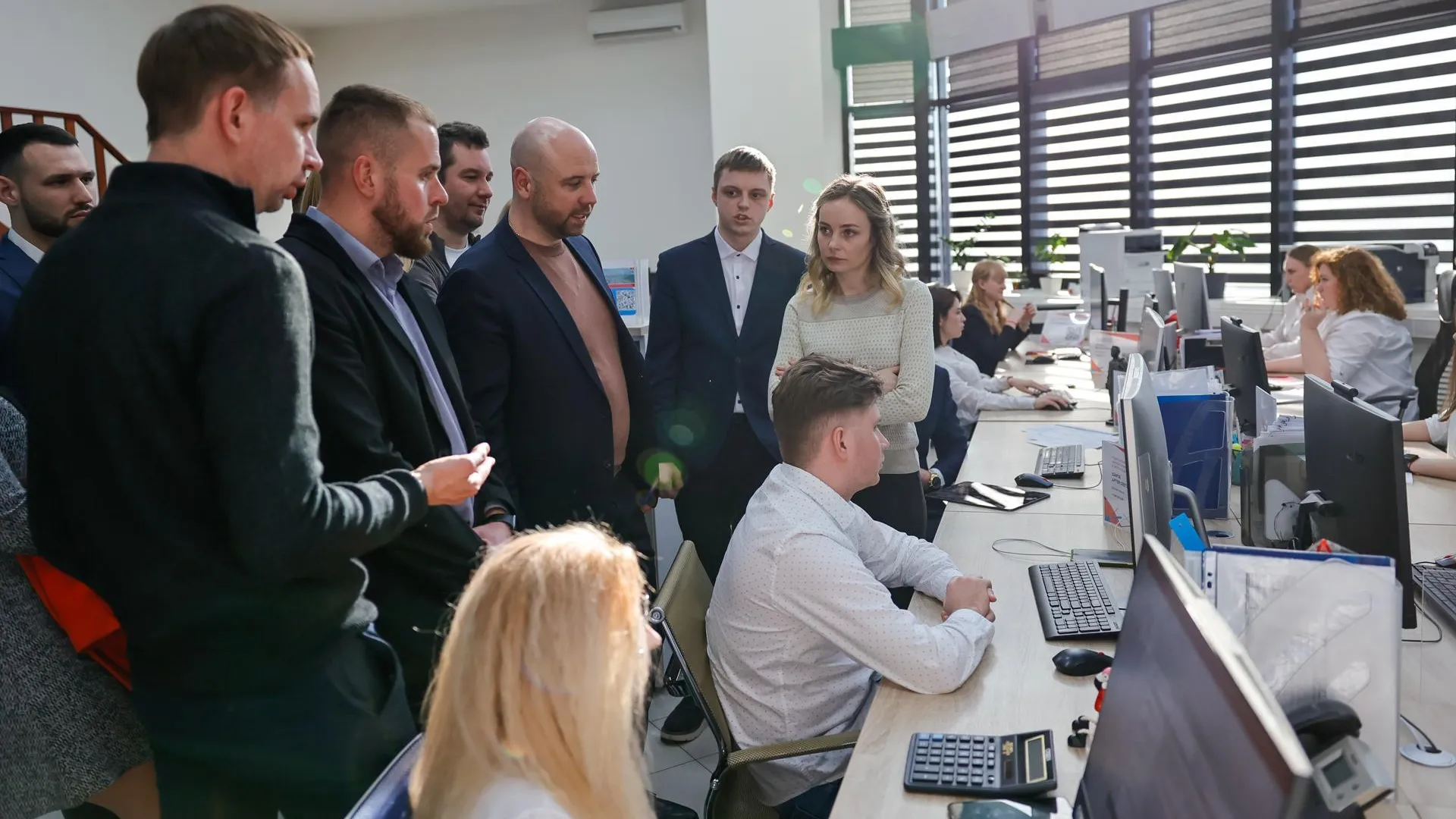 Аипова изучила проблемные контейнерные площадки в рамках выездной инспекции в Мытищах