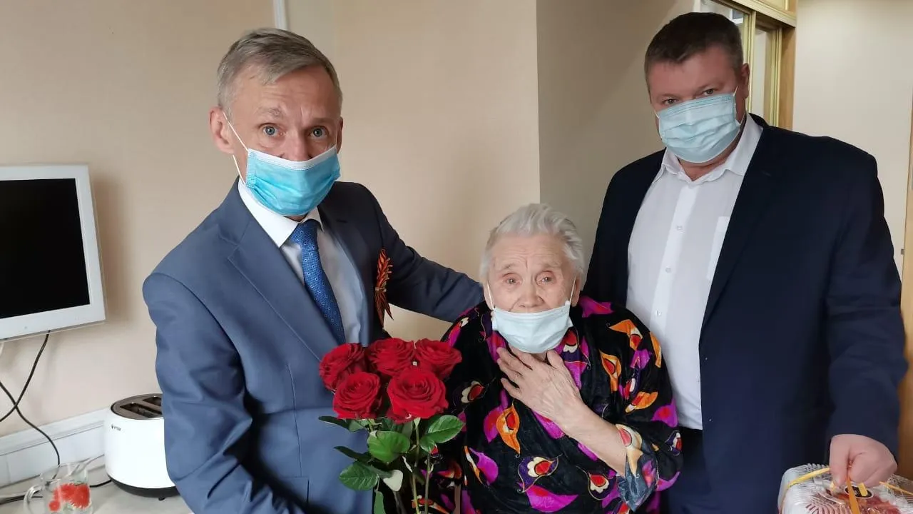 Чайные сервизы передали ветеранам ВОВ из Люберец