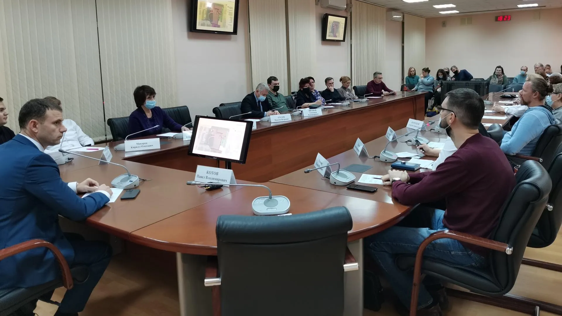 Липовые аллеи сохранят при реконструкции парка с прудом в Королеве