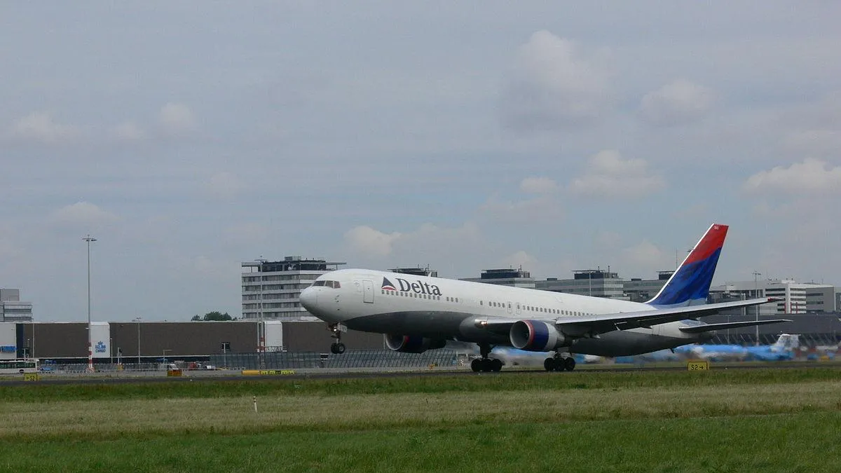 У пассажиров Delta Airlines лопнули барабанные перепонки во время полета