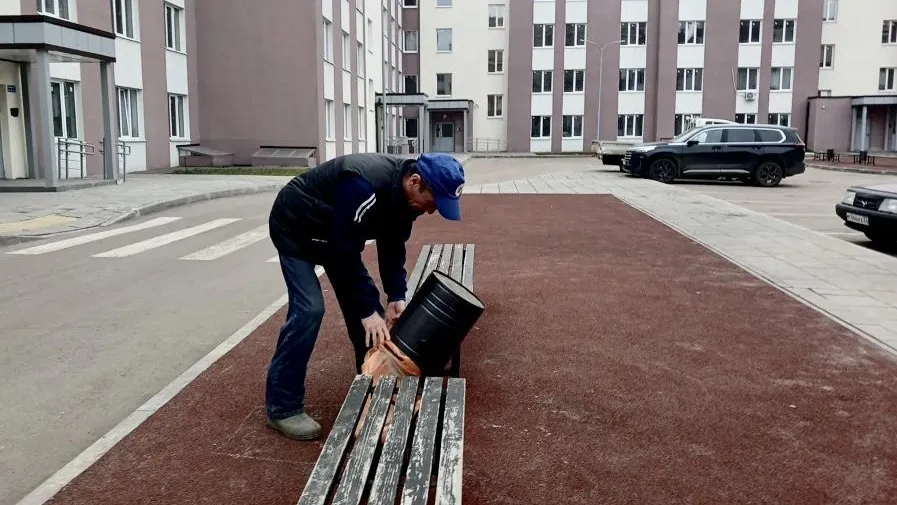 В Подмосковье за неделю очистили более 9 тыс урн на остановках