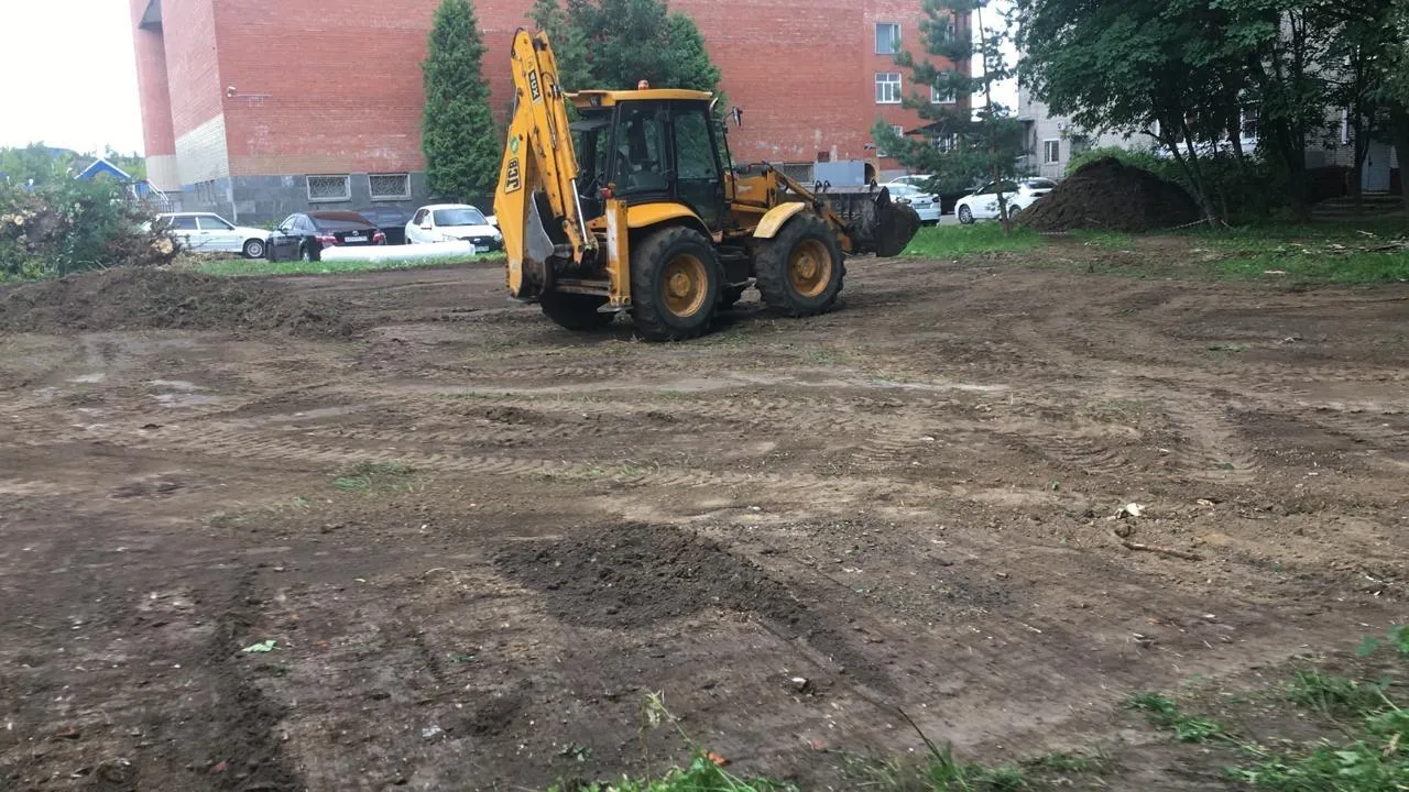 В Подольске приступили к подготовительным работам по обустройству детской игровой площадки