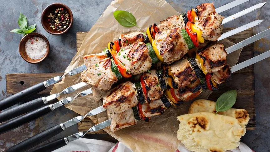 Инфекции, рак, холестерин: к чему может привести поедание шашлыка