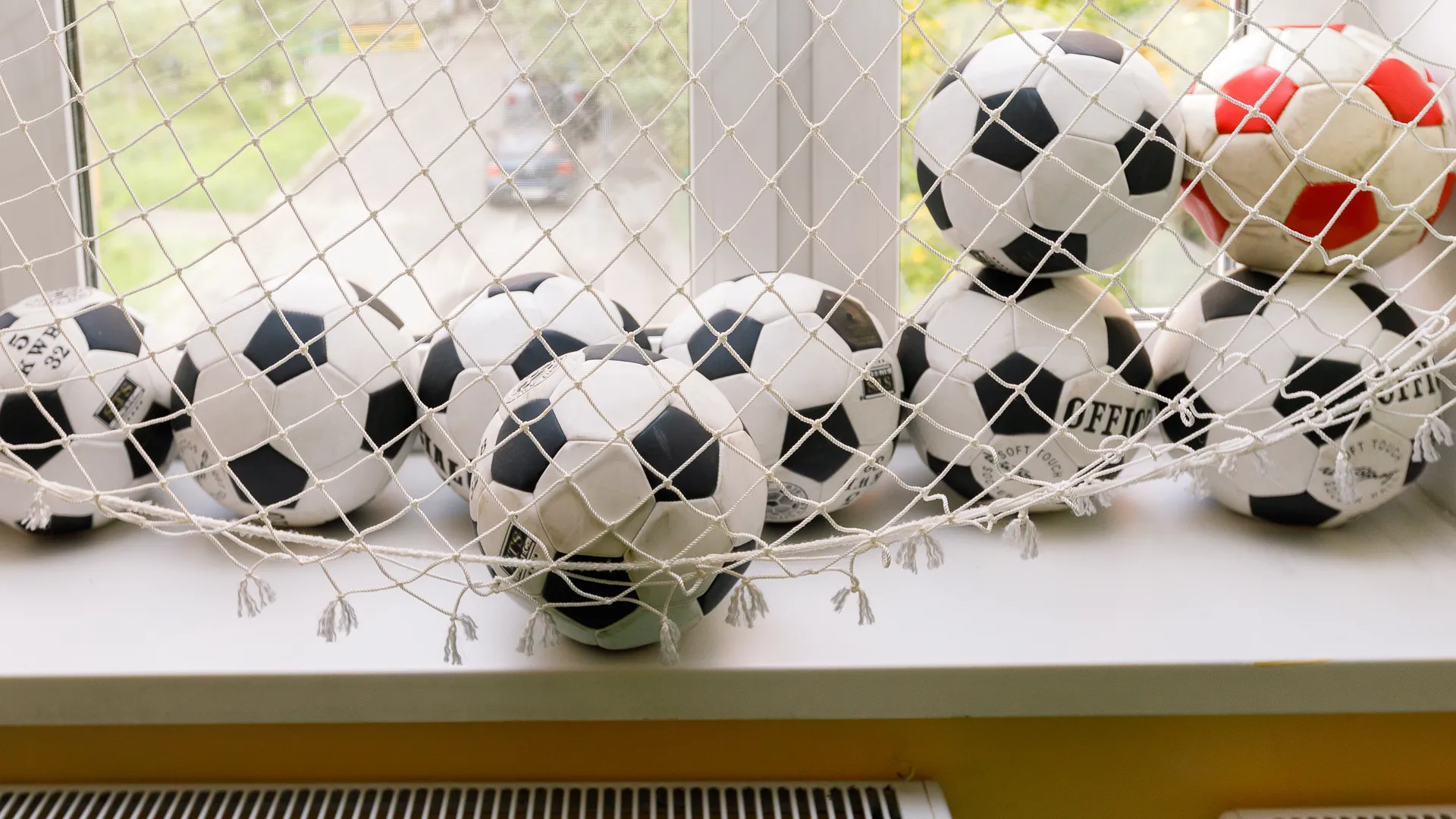 Футбольный мяч в детском саду «Светлячок» в Химках