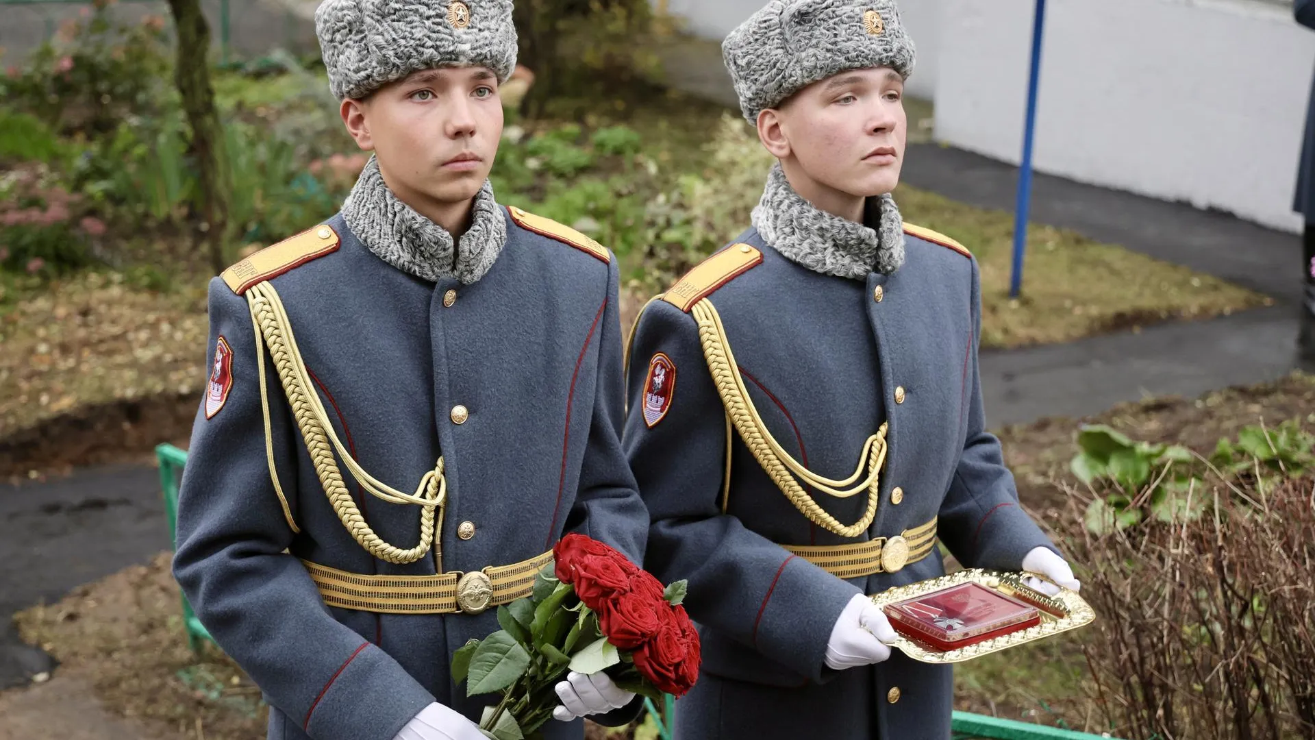 В Балашихе открыли мемориальную доску участнику СВО Александру Сивакову