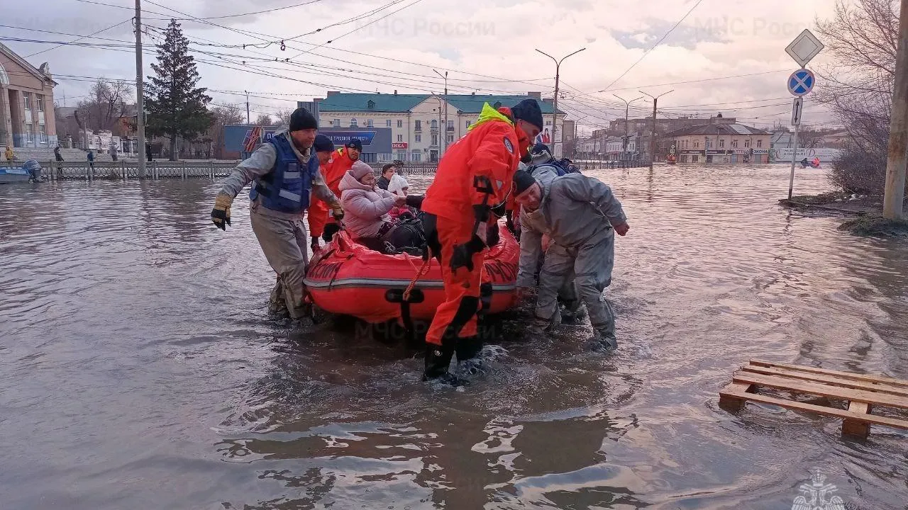 Власти Оренбуржья назвали число жителей, эвакуированных из-за паводка