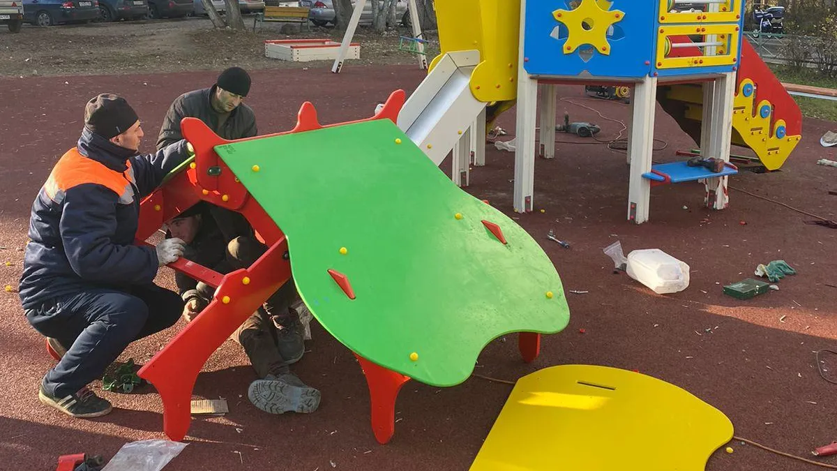 Бракованные детали заменили на 2 детских площадках в Люберцах