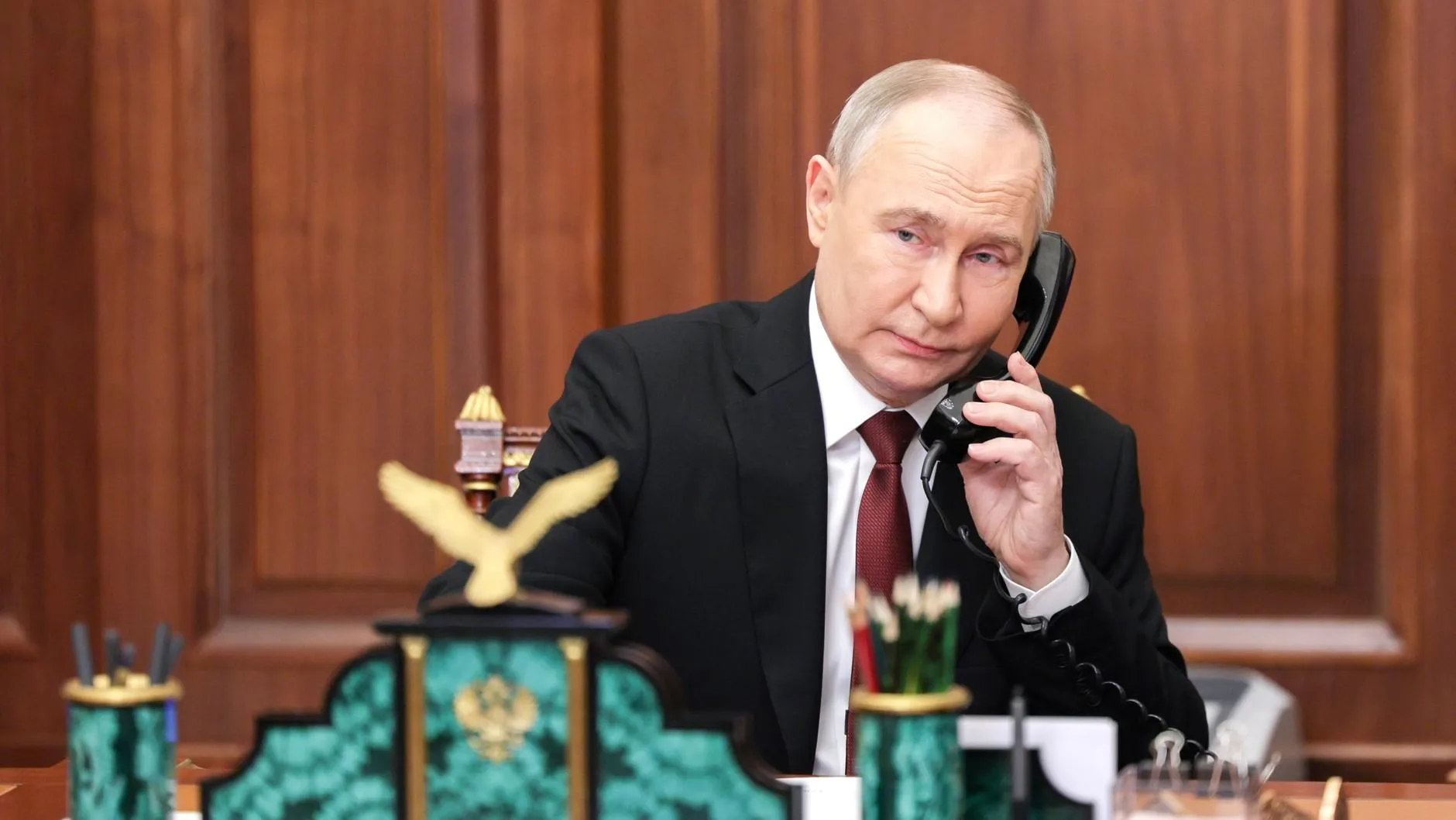 Песков: Путин говорил с Шольцем на русском языке