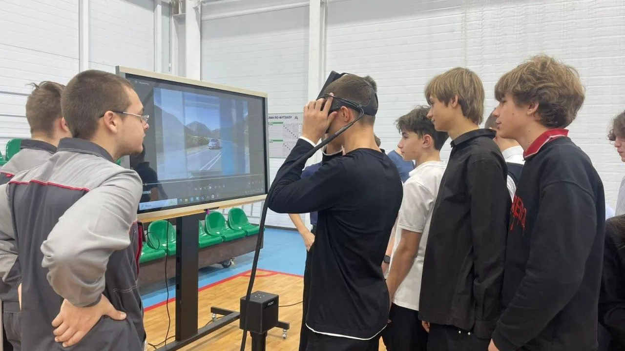 В Клину прошел фестиваль профессий для почти тысячи старшеклассников