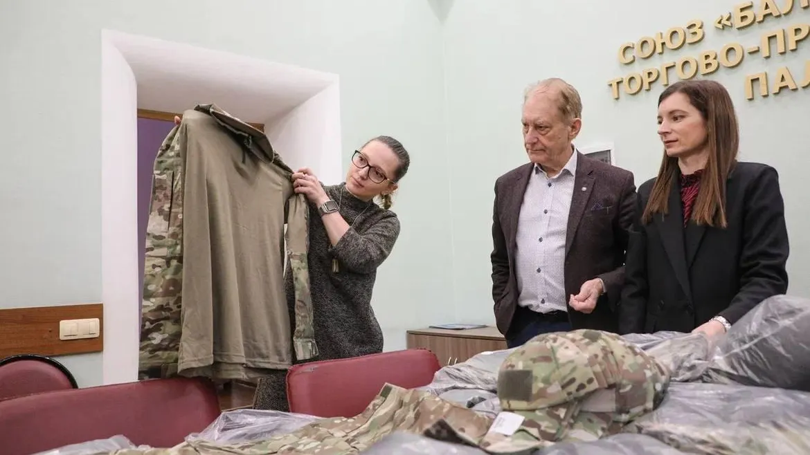12 комплектов теплых костюмов передало бизнес сообщество‑Балашихи в зону СВО