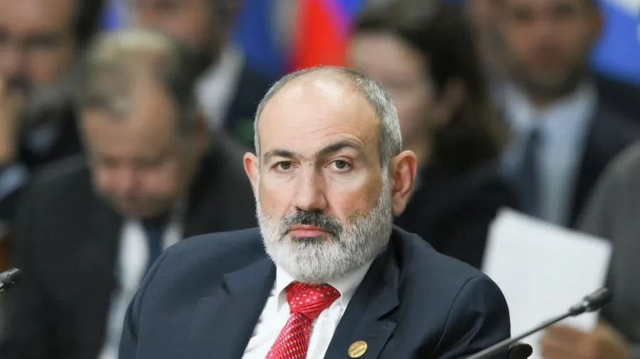 Армения не может отказаться от границ советских времен, заявил Пашинян