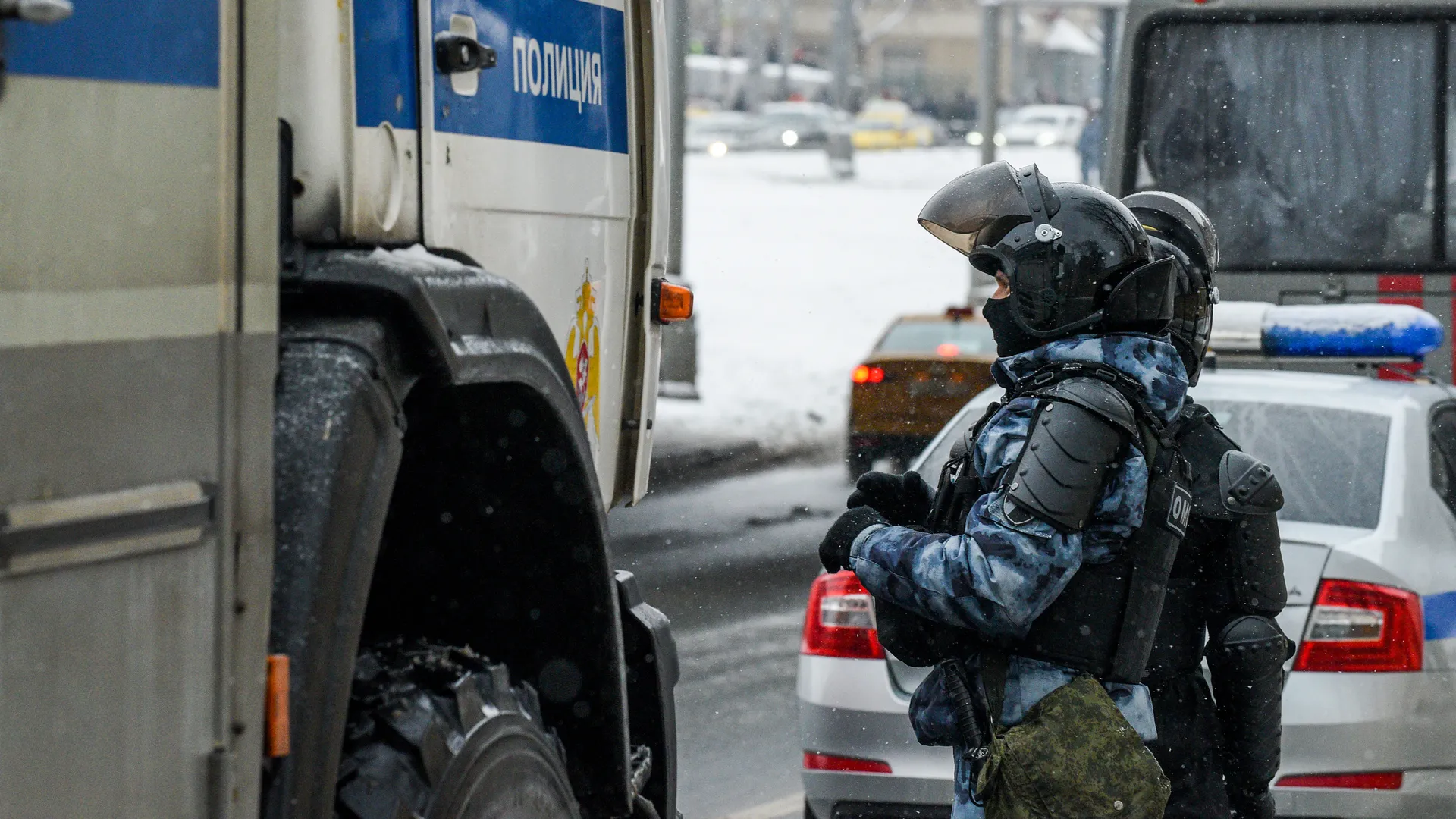 В Артеме спецназ «накрыл» вооруженного дебошира после разборок у ночного клуба