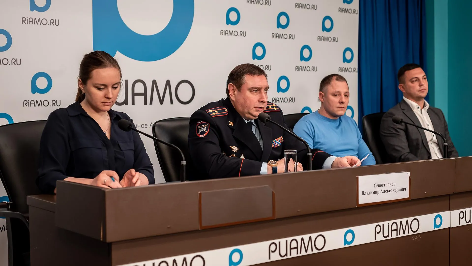 В ГИБДД рассказали, как выявляют факты использования гаджетов за рулем в Подмосковье