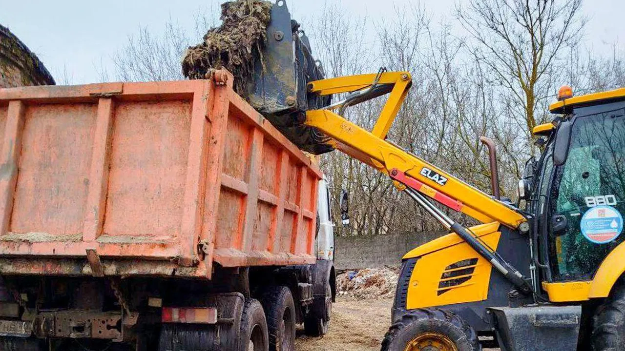 Более 900 коммунальщиков Подмосковья вышли на областной субботник