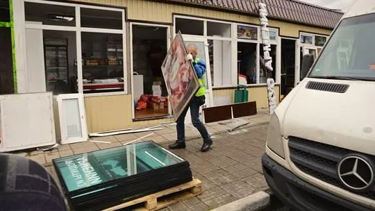 Незаконно установленный торговый киоск снесли на Московском бульваре в Балашихе