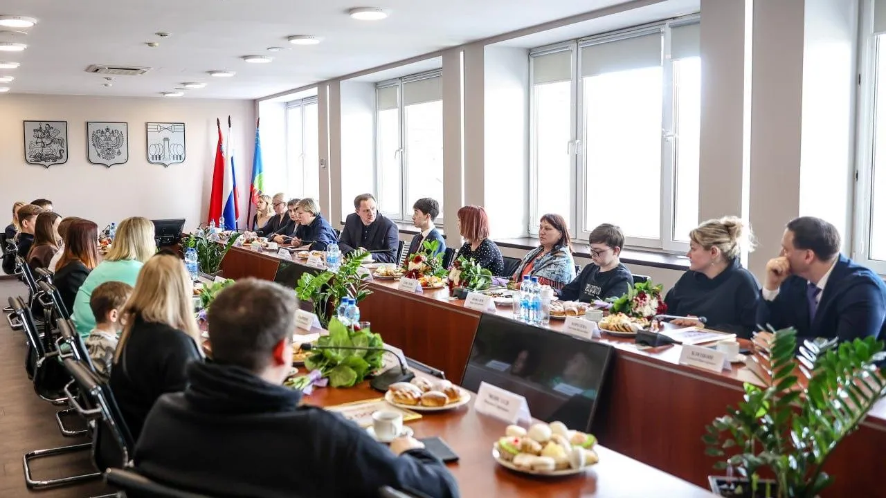 Глава Красногорска встретился с теми, кто был в самом эпицентре теракта в Крокус-Сити