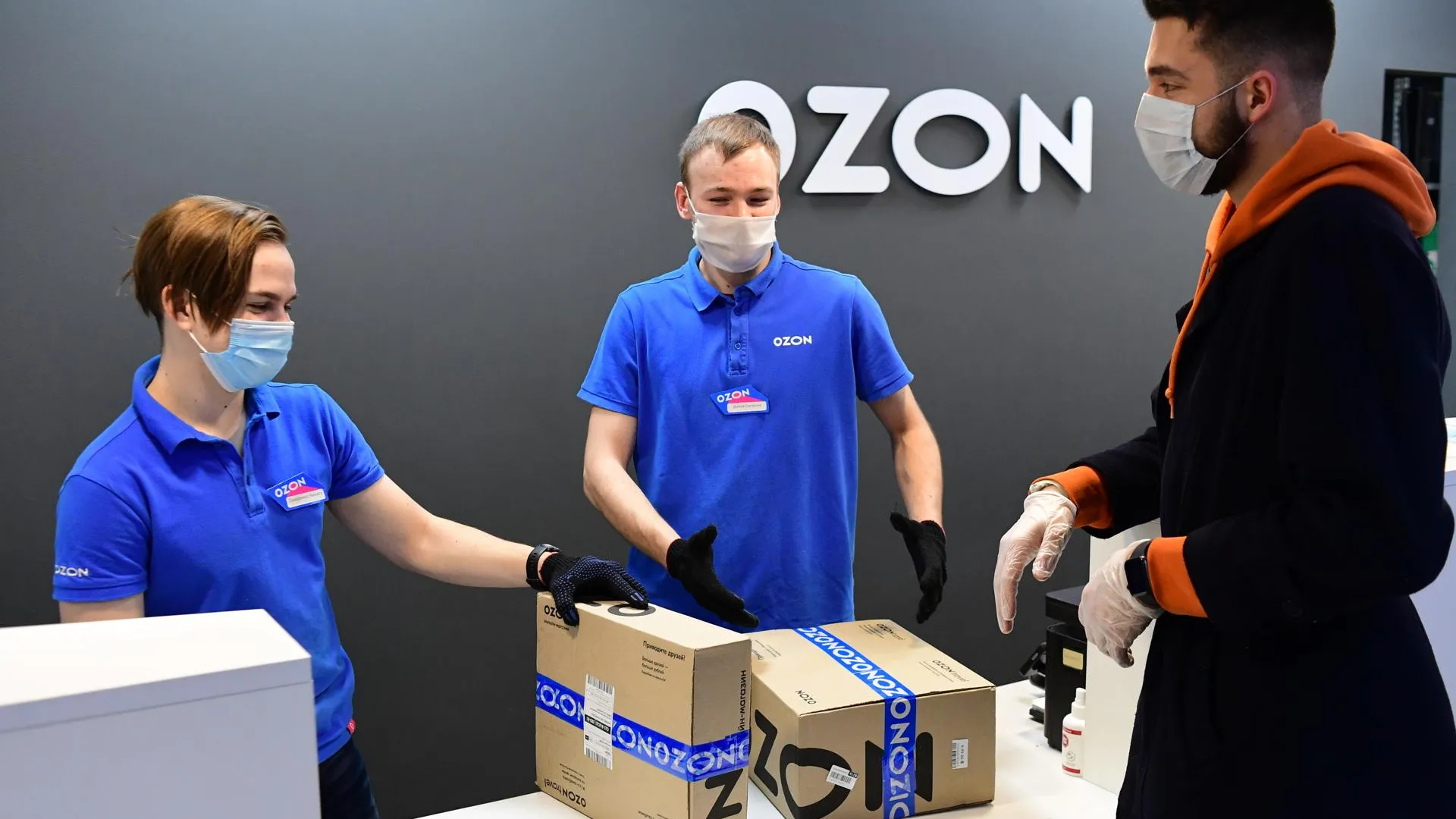 Ozon введет сервисный сбор для владельцев ПВЗ с апреля