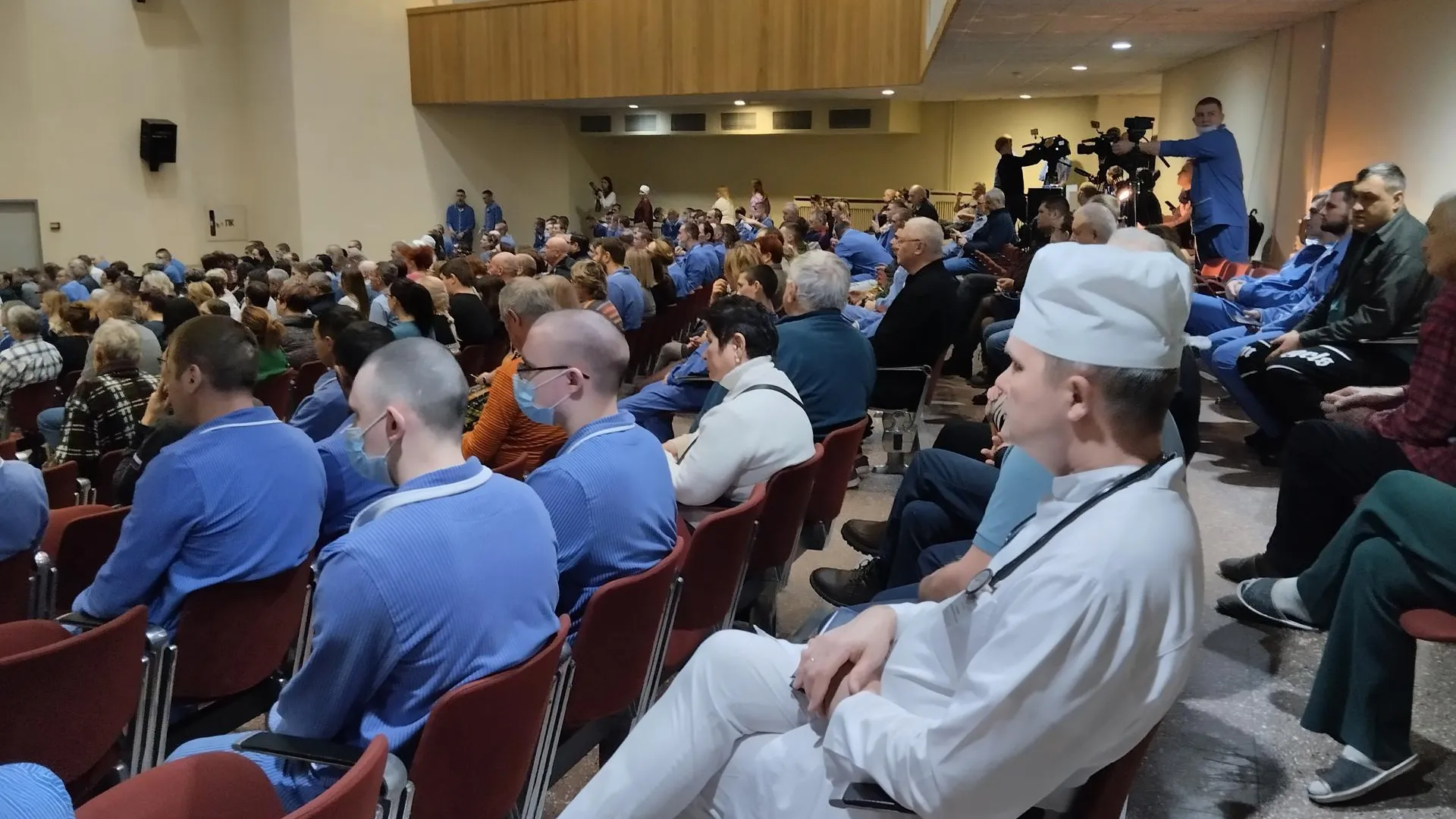 В Красногорске театр «Ленком Марка Захарова» показал спектакль перед ранеными военнослужащими