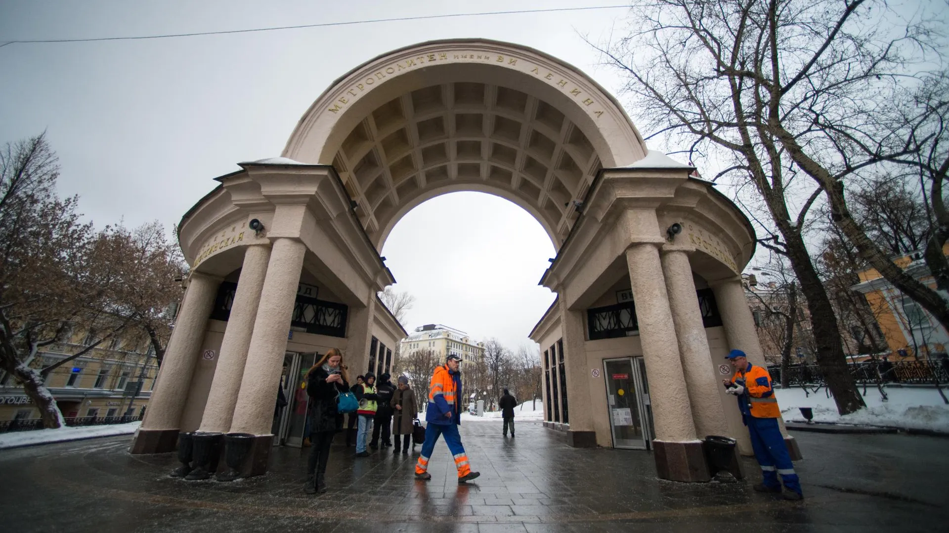 Реставрацию вестибюля станции метро Москвы «Кропоткинская» завершат летом