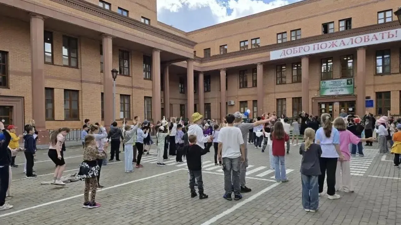 В Химках открыли школьный лагерь в школе №30
