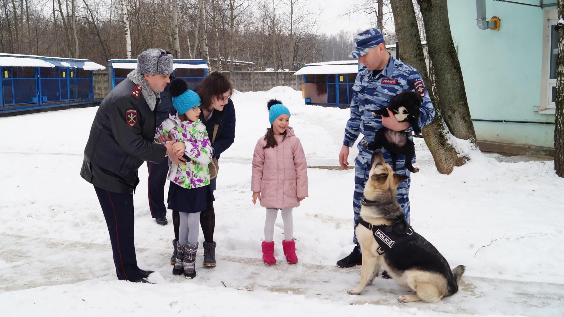 Полицейские Королева исполнили мечту 11‑летней девочки